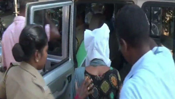 Puducherry police have arrested a young woman who stole them from temples Puducherry police have arrested a young woman who stole them from temples