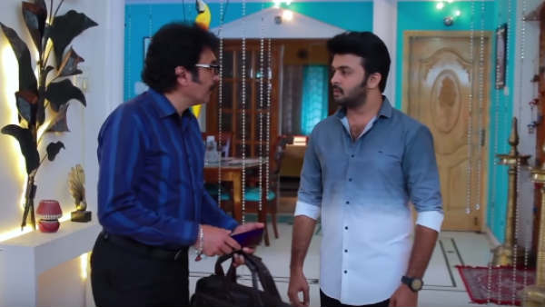 அனாதை ரோஜாவா, அணுவா