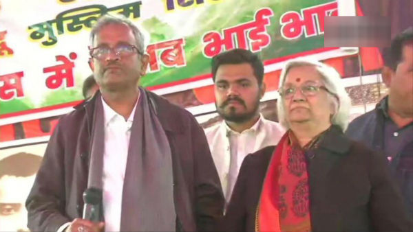 Anti CAA Protest: SC appointed mediators reach Delhi Shaheen Bagh Anti CAA Protest: SC appointed mediators reach Delhi Shaheen Bagh