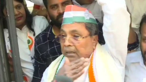 Senior Congress leaders including Siddaramaiah arrested in Bangalore Senior Congress leaders including Siddaramaiah arrested in Bangalore