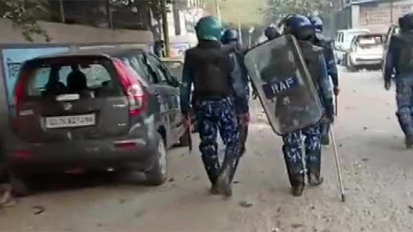 Stone-pelting took place today morning in Delhi Stone-pelting took place today morning in Delhi