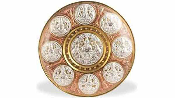 Thanjavur Thalaiaati bommai,Thattu and Veenai Thanjavur Thalaiaati bommai,Thattu and Veenai
