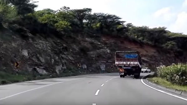 சாலை மேம்பாடு