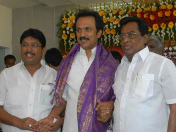 புத்தகத்தில் நீக்கம்