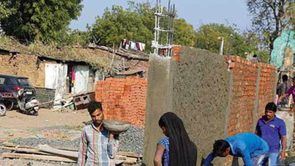 Slum-dwellers asked to vacate ahead of Trumps visit in Ahmedabad Slum-dwellers asked to vacate ahead of Trumps visit in Ahmedabad