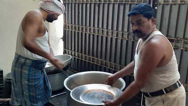 துப்புரவு பணியாளர்கள்