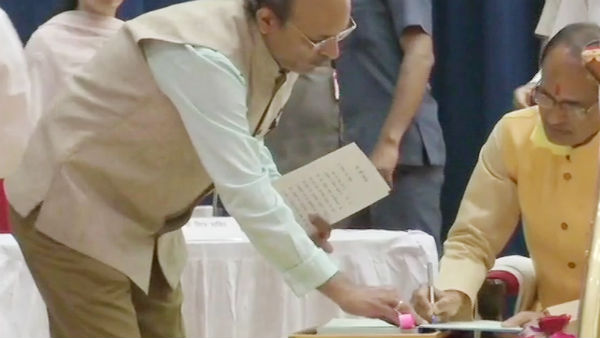 Madhya Pradesh: BJP Shivraj Singh Chouhan sworn in as CM of the state for 4th time Madhya Pradesh: BJP Shivraj Singh Chouhan sworn in as CM of the state for 4th time