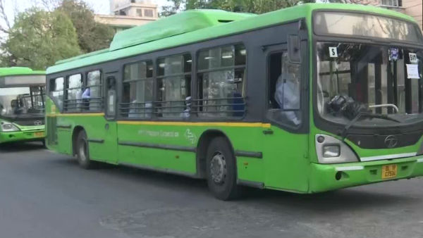 Delhi Police Cordon Off Nizamuddin Area as People Show Coronavirus Symptoms Delhi Police Cordon Off Nizamuddin Area as People Show Coronavirus Symptoms