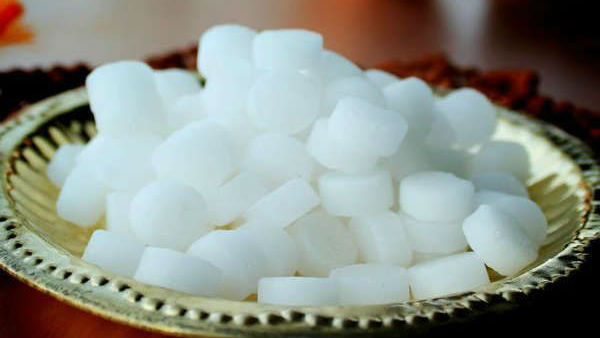 வேப்பிலையும் மஞ்சளும்