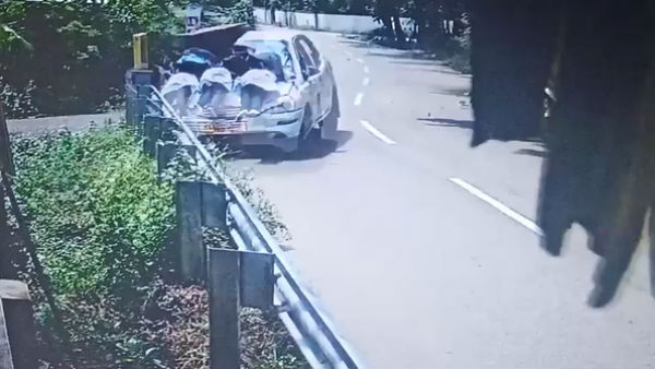 Kerala alapuzha car accident: Overspending car rams into students ; 8 injured Kerala alapuzha car accident: Overspending car rams into students ; 8 injured