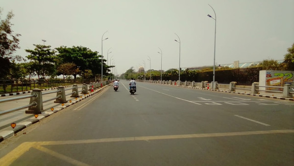 சாலைகளில் போக்குவரத்து