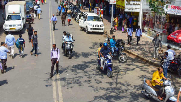 அவராகவே வந்தார்