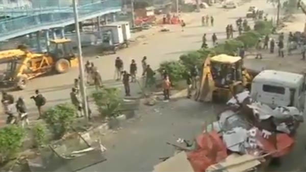 Coronavirus: Delhi Police clears Shaheen Bagh area Coronavirus: Delhi Police clears Shaheen Bagh area