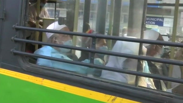 Delhi Police Cordon Off Nizamuddin Area as People Show Coronavirus Symptoms Delhi Police Cordon Off Nizamuddin Area as People Show Coronavirus Symptoms