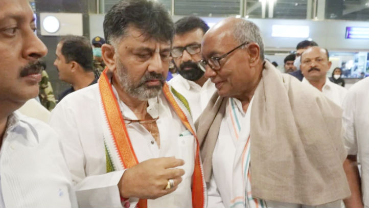 Karnataka HC rejects Digvijaya Singhs plea to meet rebel MLAs Karnataka HC rejects Digvijaya Singhs plea to meet rebel MLAs