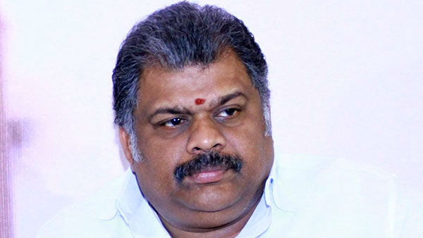 குட்பை சொன்ன மாஜி அமைச்சர்கள்