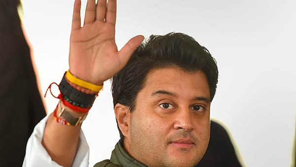 காங்கிரஸில் இருந்து விலகினார் சிந்தியா