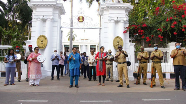 Governor Kiran bedi and Chief Minister V.Narayanasamy applaud the staff involved in coronavirus prevention Governor Kiran bedi and Chief Minister V.Narayanasamy applaud the staff involved in coronavirus prevention