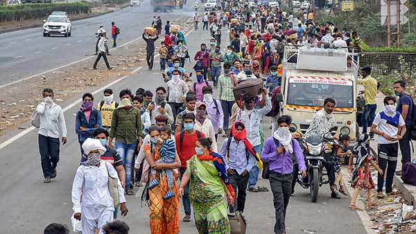 Coronavirus: People left to Uttarpradesh to Delhi after curfew Coronavirus: People left to Uttarpradesh to Delhi after curfew