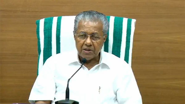 கொரோனா:  எல்லையில் பரிதவிப்பு... நள்ளிரவில் முதல்வருக்கு போன்.. சட்டென மீட்கப்பட்ட கேரளா பெண்கள் 