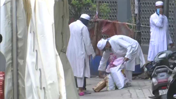 Delhi Police Cordon Off Nizamuddin Area as People Show Coronavirus Symptoms Delhi Police Cordon Off Nizamuddin Area as People Show Coronavirus Symptoms