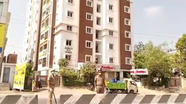 Residents of Poonamallee, Chennai quarantined Residents of Poonamallee, Chennai quarantined