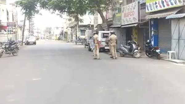 9 Streets locked due to coronavirus scare in Erode 9 Streets locked due to coronavirus scare in Erode