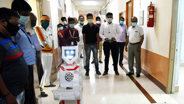 Super test in Trichy GH : Robots going to deliver medicine, tablets in Coronavirus treatment unit Super test in Trichy GH : Robots going to deliver medicine, tablets in Coronavirus treatment unit