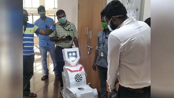 Super test in Trichy GH : Robots going to deliver medicine, tablets in Coronavirus treatment unit Super test in Trichy GH : Robots going to deliver medicine, tablets in Coronavirus treatment unit