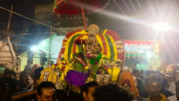 பூக்களால் மூடி தவம்