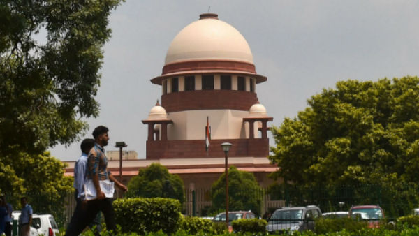 CoronaLockdown: SC seeks report from Centre on migration of workers CoronaLockdown: SC seeks report from Centre on migration of workers