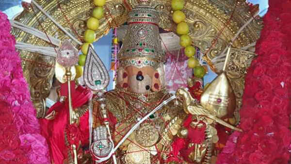 சண்முகர் திருவீதி உலா