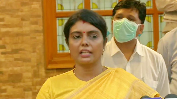 Coronavirus Symptoms: Anyone with fever cough or difficulty in breathing pl go to the nearest hospital , says Beela Rajesh Coronavirus Symptoms: Anyone with fever cough or difficulty in breathing pl go to the nearest hospital , says Beela Rajesh