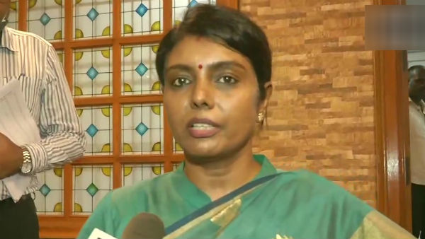 இரு வெளிநாட்டினர்