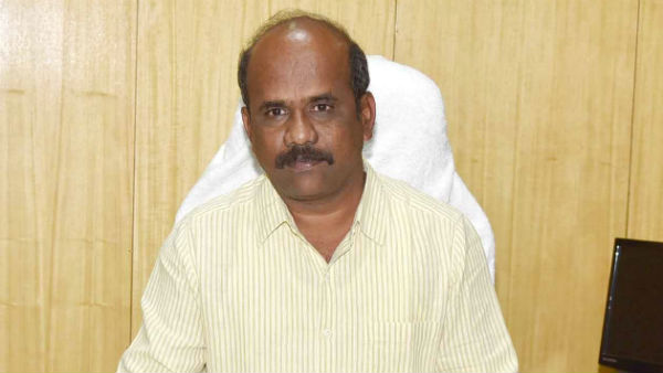 Trichy collector invites youths to donate blood. Trichy collector invites youths to donate blood.