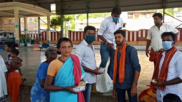 Coronavirus: Few trusts are helping people in Theni during the lockdown Coronavirus: Few trusts are helping people in Theni during the lockdown