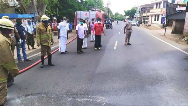 Disinfectants spray throughout Thiruparankundram by DMK MLA Disinfectants spray throughout Thiruparankundram by DMK MLA