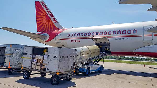India gifts 10-ton consignment of medicines to Sri Lanka India gifts 10-ton consignment of medicines to Sri Lanka