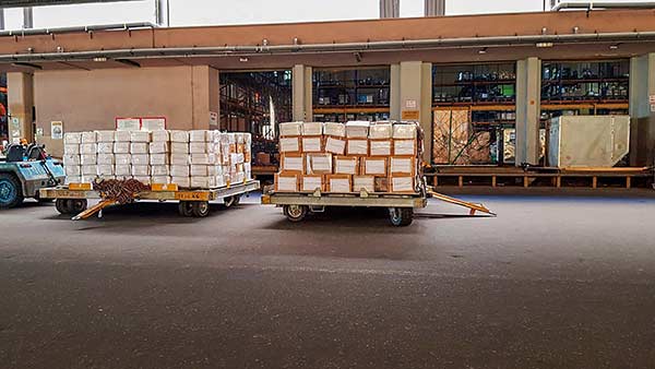 India gifts 10-ton consignment of medicines to Sri Lanka India gifts 10-ton consignment of medicines to Sri Lanka