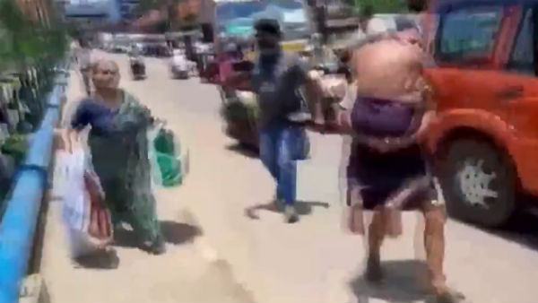 ஆட்டோவை அனுமதிக்காத போலீஸ்.. ஒரு கிலோ மீட்டர் தூரத்திற்கு தந்தையை தோளில் சுமந்து சென்ற மகன் 