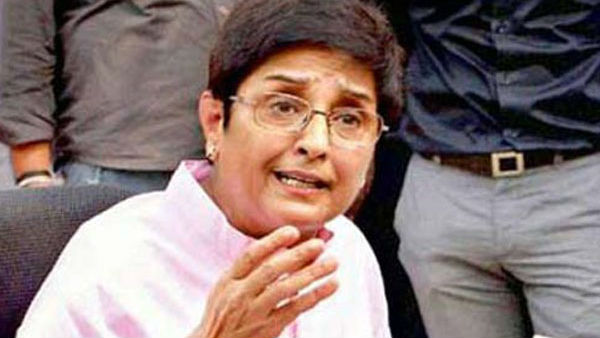 Chief Minister Narayanasamy clashes again with Governor Kiran bedi Chief Minister Narayanasamy clashes again with Governor Kiran bedi