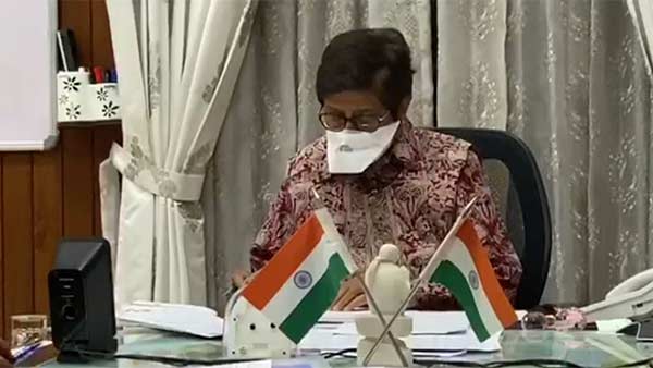 Governor Kiran bedi and Chief Minister Narayanasamy clash again Governor Kiran bedi and Chief Minister Narayanasamy clash again