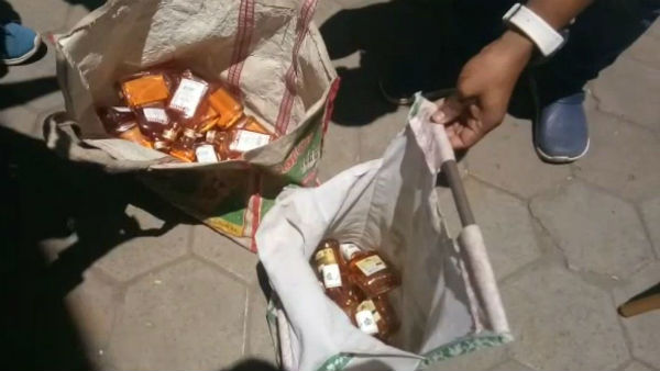 காரைக்காலில் 3 பேர் சிக்கினர்