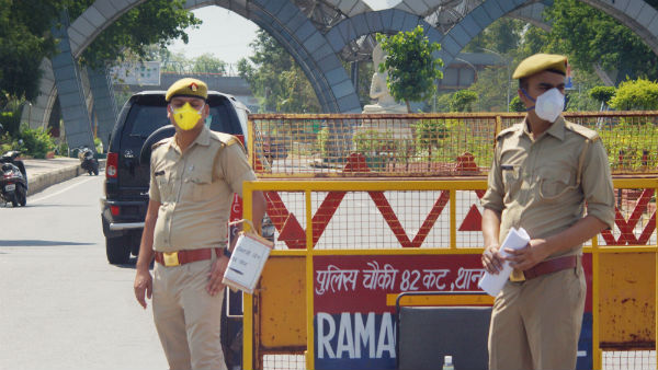 Coronavirus Lockdown: Delhi to UP... Police perform 744 km relay to deliver medicines Coronavirus Lockdown: Delhi to UP... Police perform 744 km relay to deliver medicines