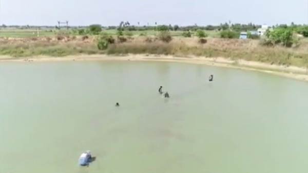 Thiruvallur district police are engaged in surveillance by drone camera Thiruvallur district police are engaged in surveillance by drone camera