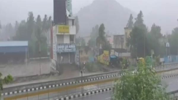 Heavy rain in Vellore with hail strom Heavy rain in Vellore with hail strom
