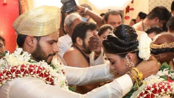 Coronavirus Lockdown Extension: Kumaraswamys son marries Congress leaders daughter today Coronavirus Lockdown Extension: Kumaraswamys son marries Congress leaders daughter today