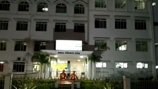 தூண்டிலில் சிக்கிய மீன்