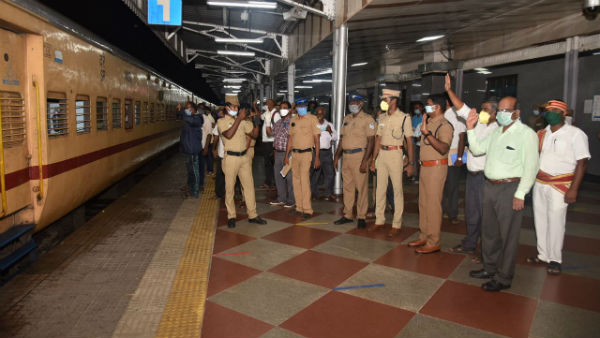 558 members of the Tablighi Jamaat in Tamilnadu arrived in Trichy on a special train. 558 members of the Tablighi Jamaat in Tamilnadu arrived in Trichy on a special train.