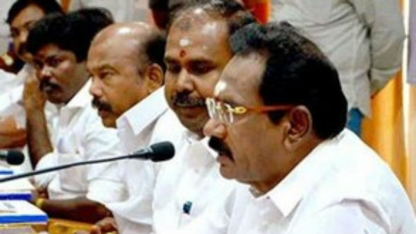 ஆலோசகர்கள் வியூகம்